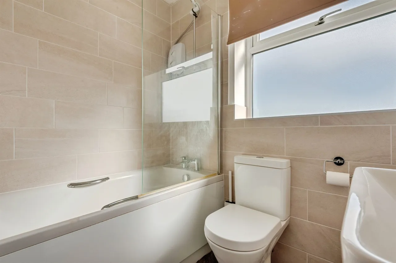 Fairways, Frodsham, WA6, photo 16