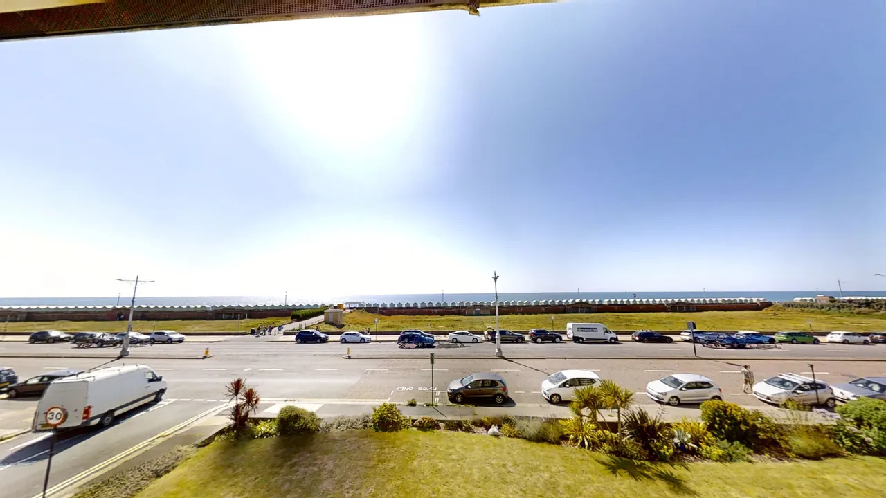 2 bed flat to rent — 251-255 Kingsway, Hove, BN3