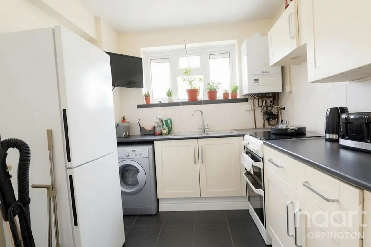 Mickleham Close, Orpington, BR5, photo 7
