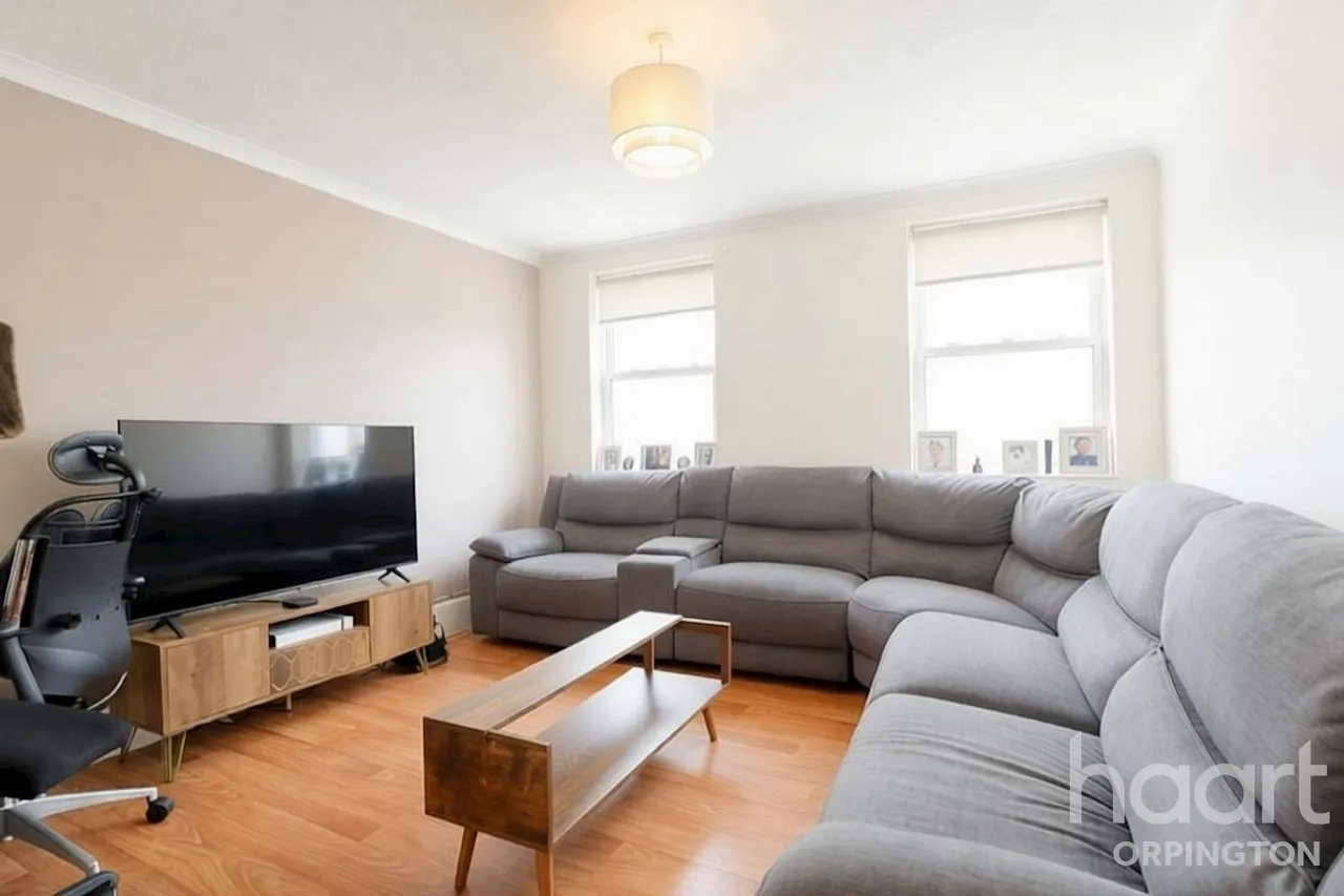 Mickleham Close, Orpington, BR5, photo 3