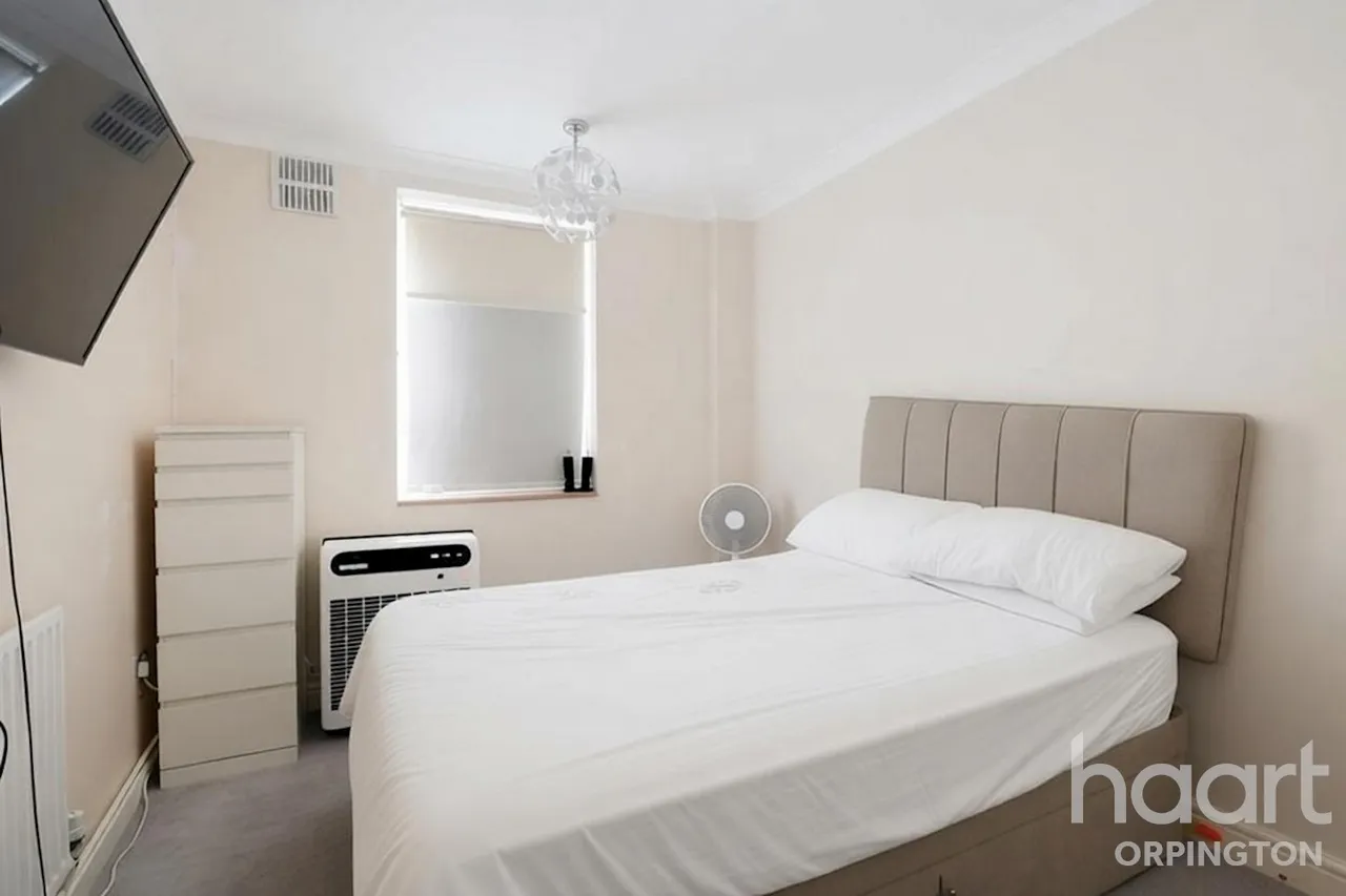Mickleham Close, Orpington, BR5, photo 5