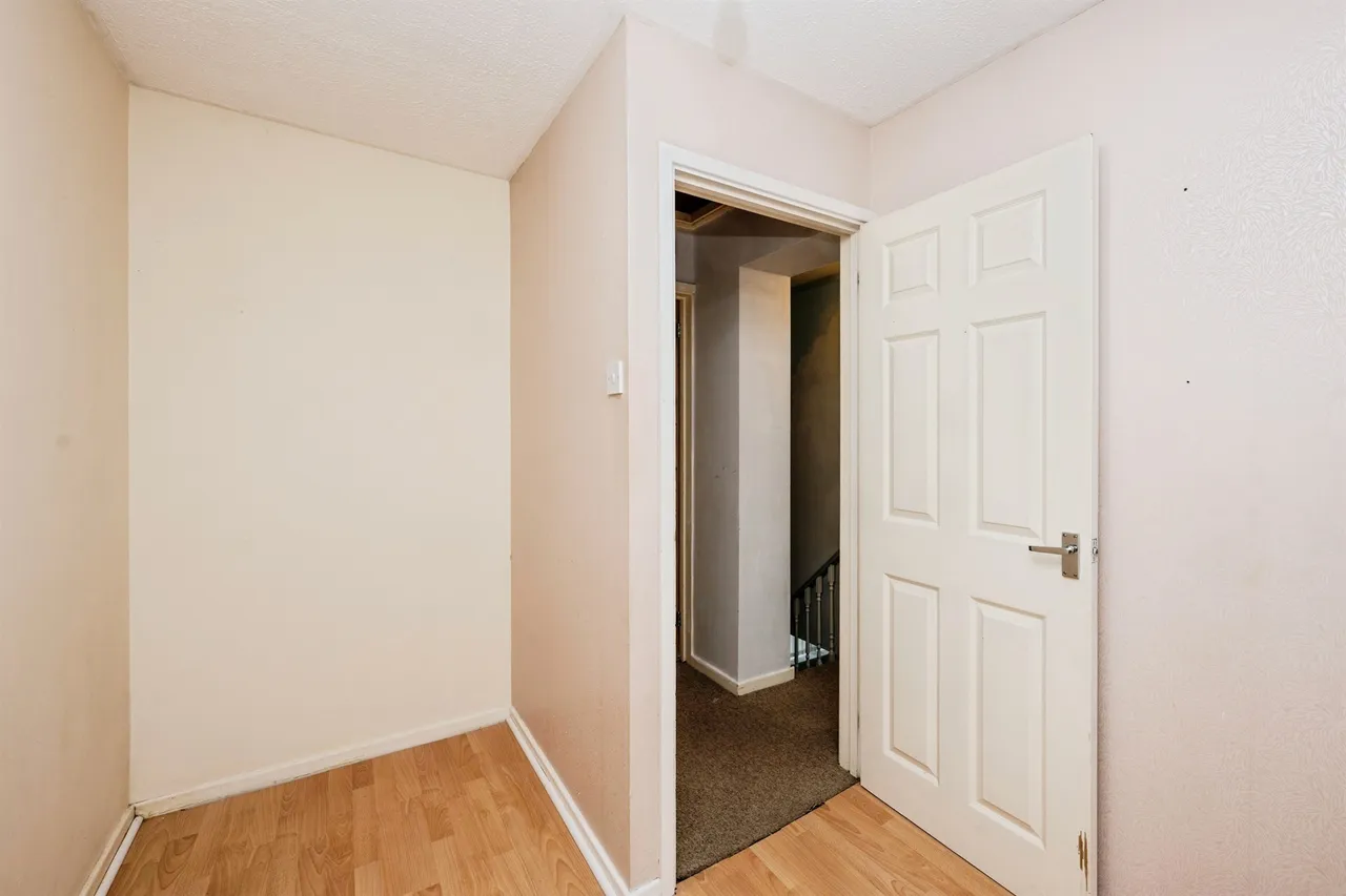 St Nicholas Close, Swansea, SA5, photo 8