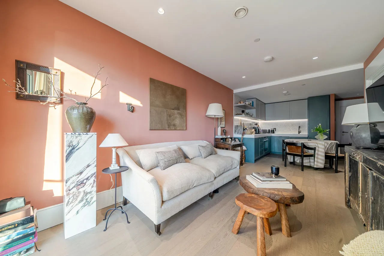 Flat 1603, 8 Cutter Lane, London, photo 2
