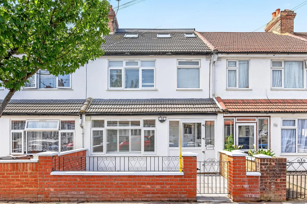 4 bed house for sale, Harcourt Road, Thornton Heath, CR7