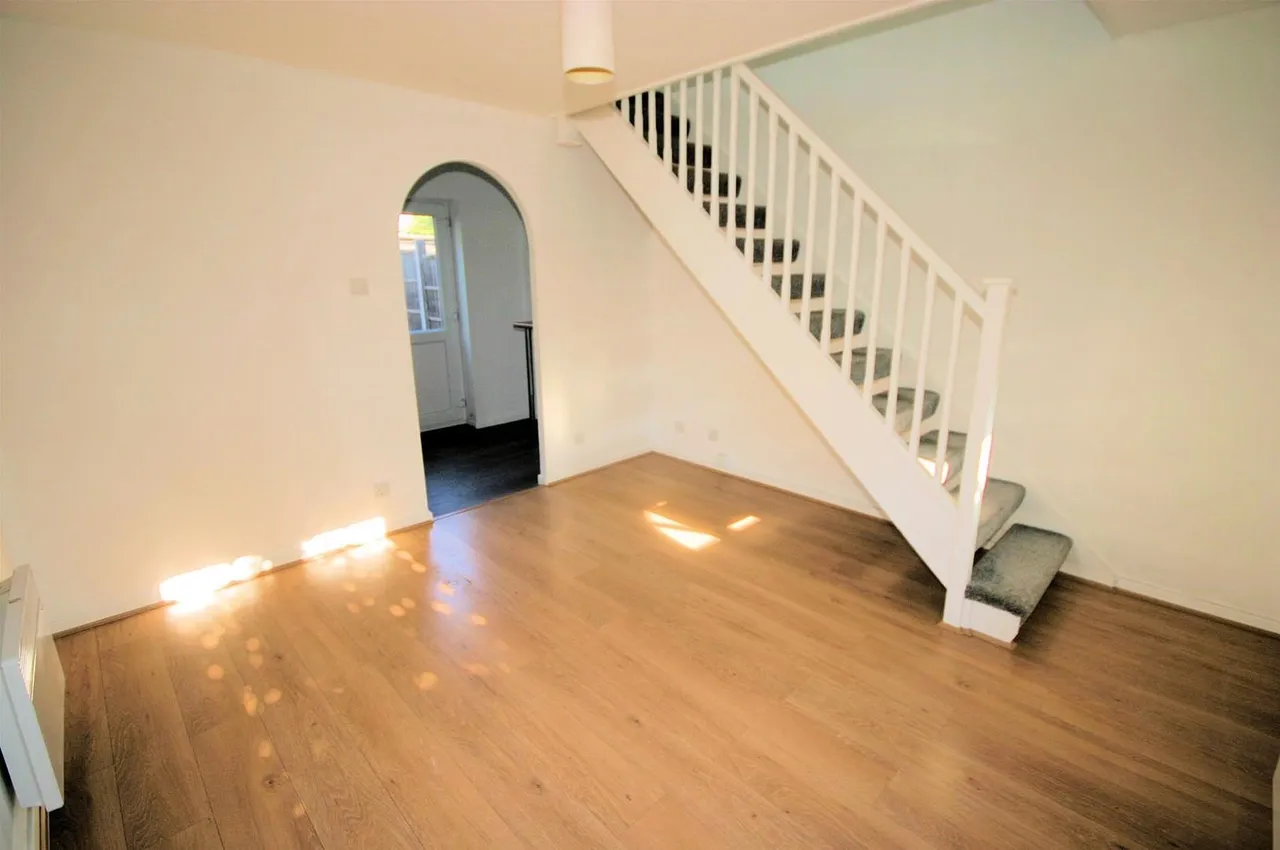 Elveden Close, Bushmead, LU2, photo 2