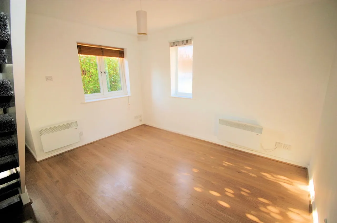 Elveden Close, Bushmead, LU2, photo 3