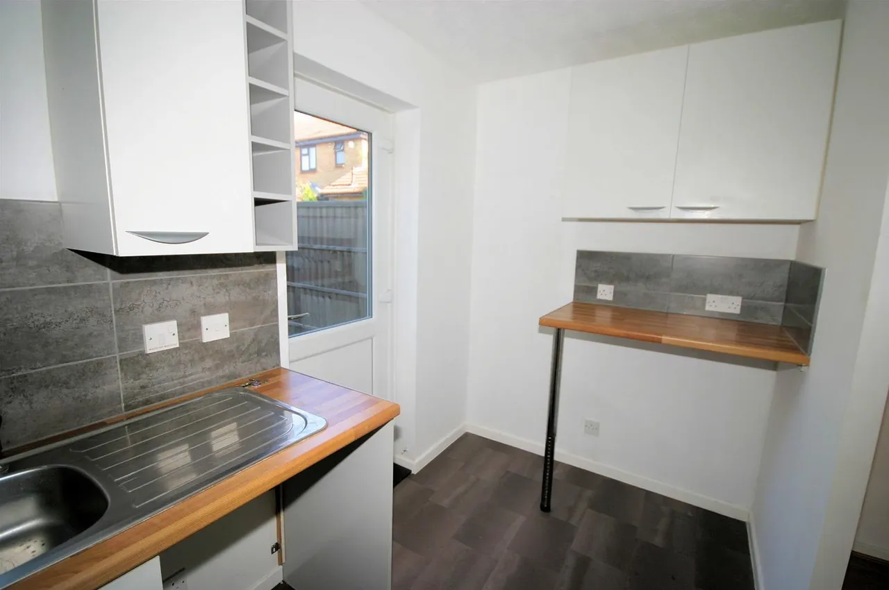 Elveden Close, Bushmead, LU2, photo 7