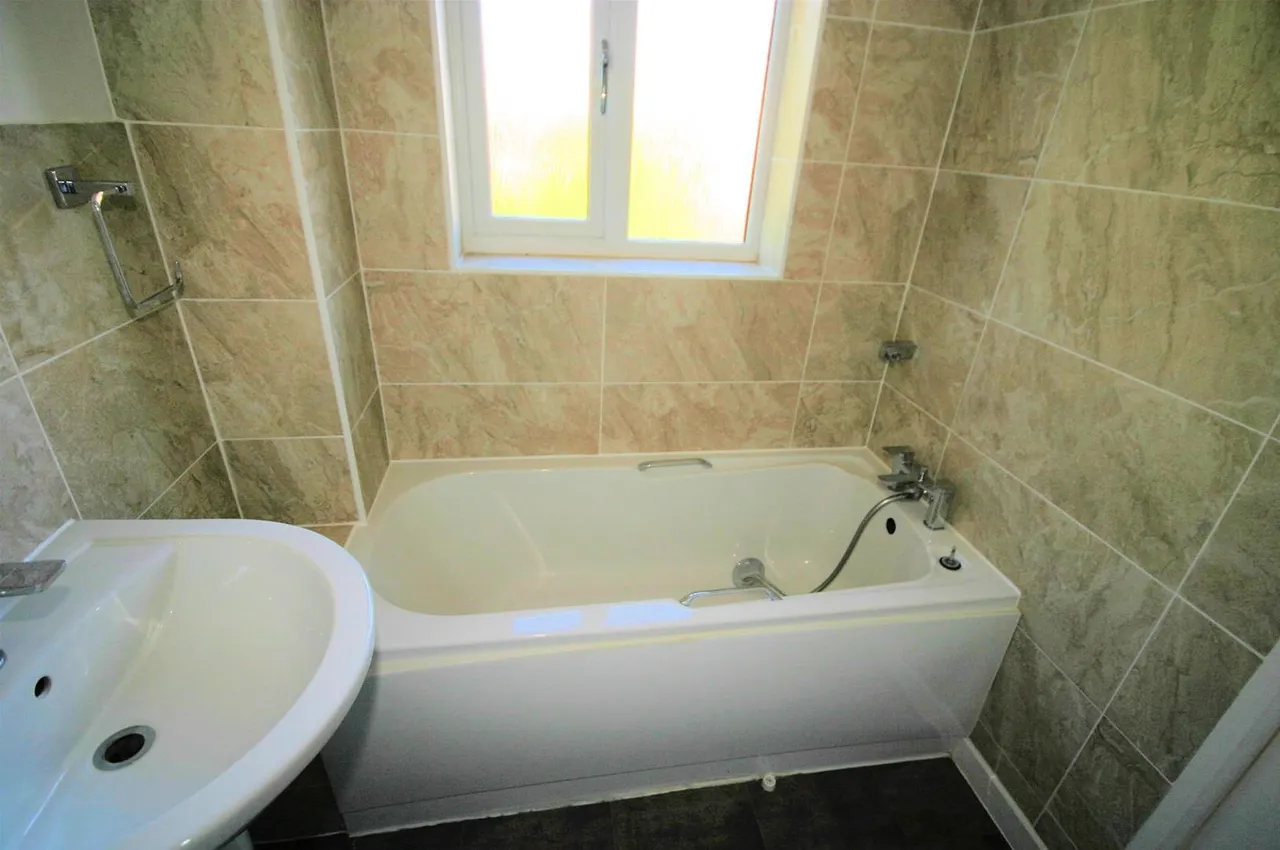 Elveden Close, Bushmead, LU2, photo 11