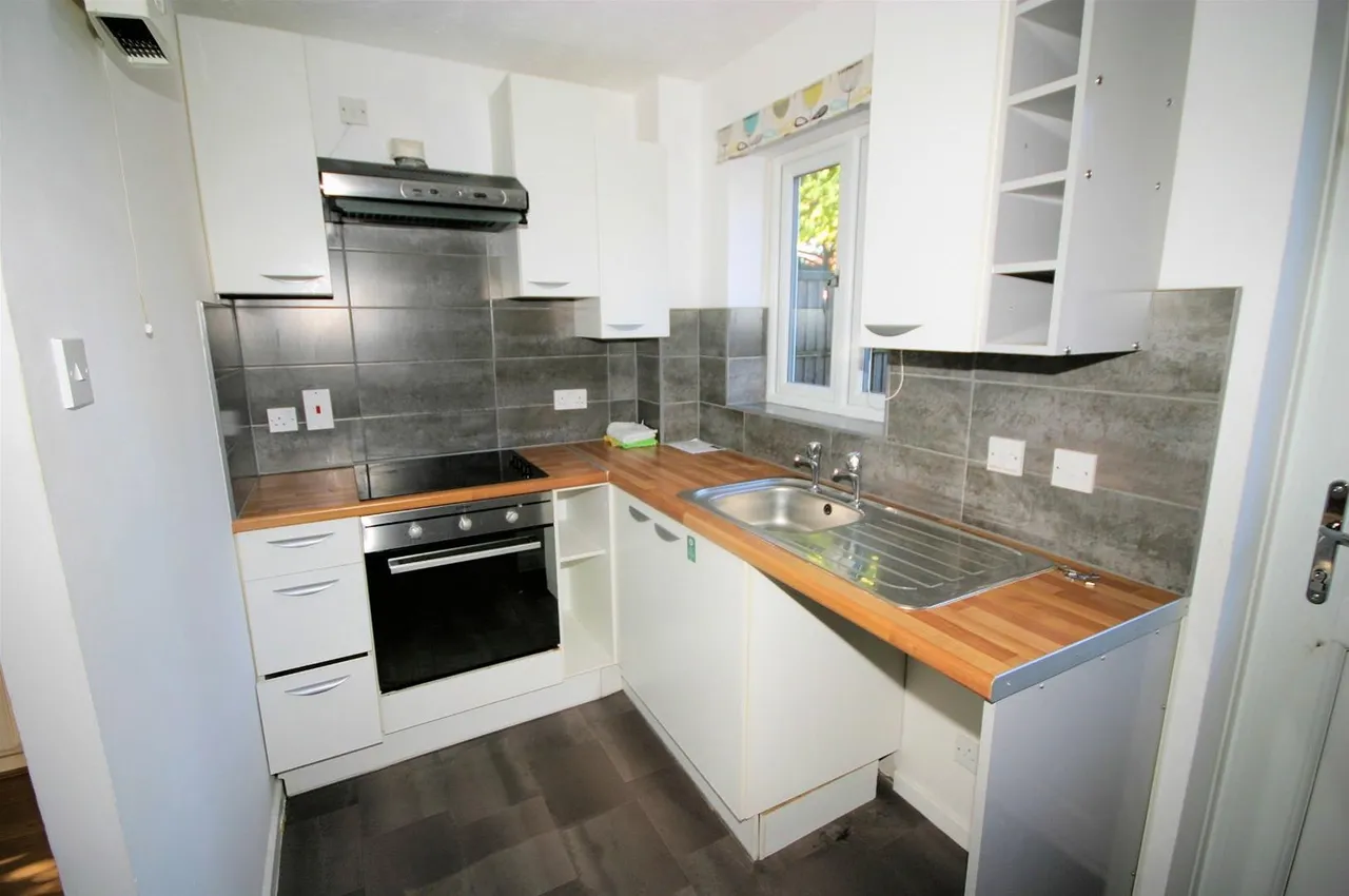 Elveden Close, Bushmead, LU2, photo 6