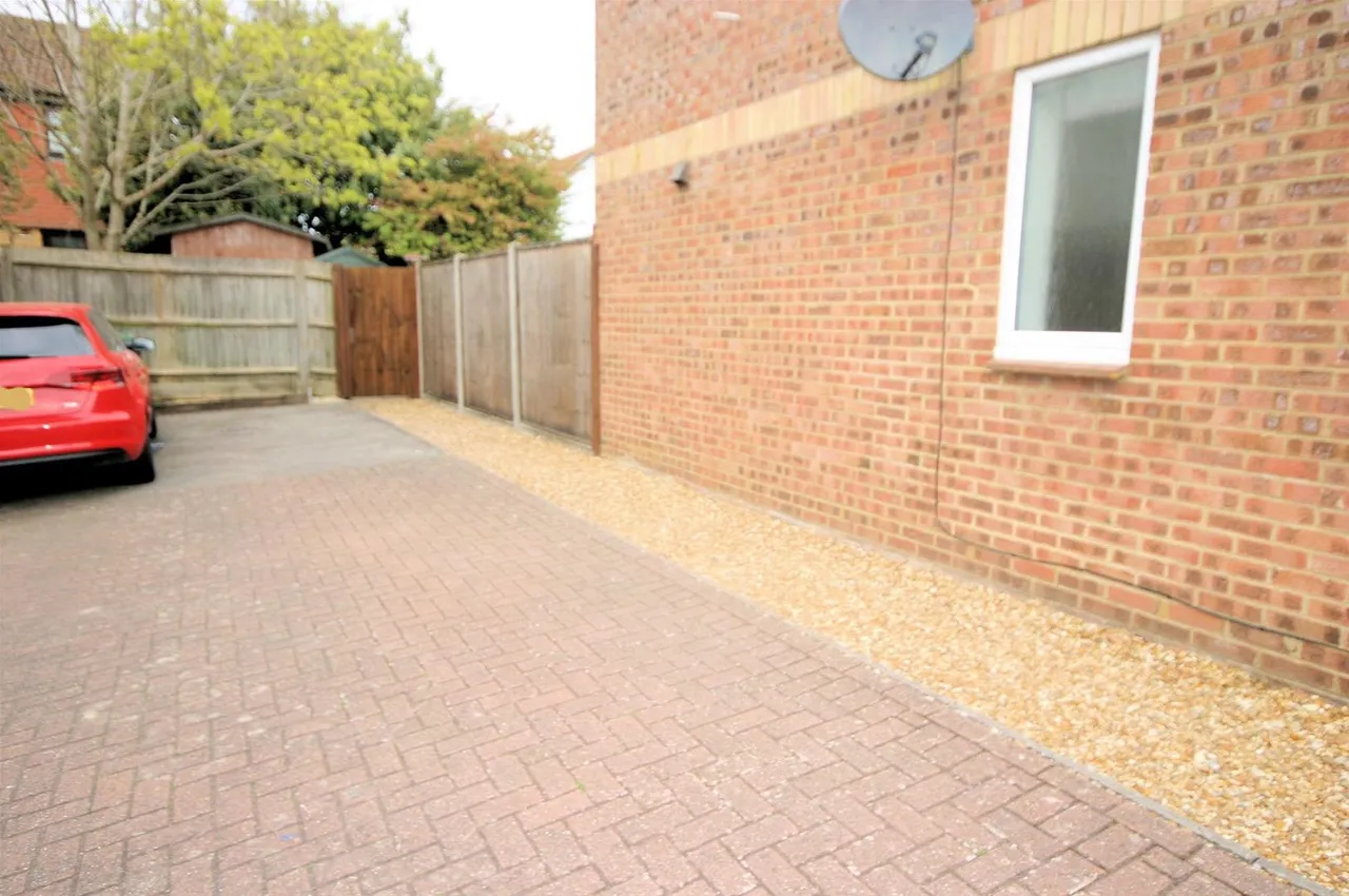 Elveden Close, Bushmead, LU2, photo 17