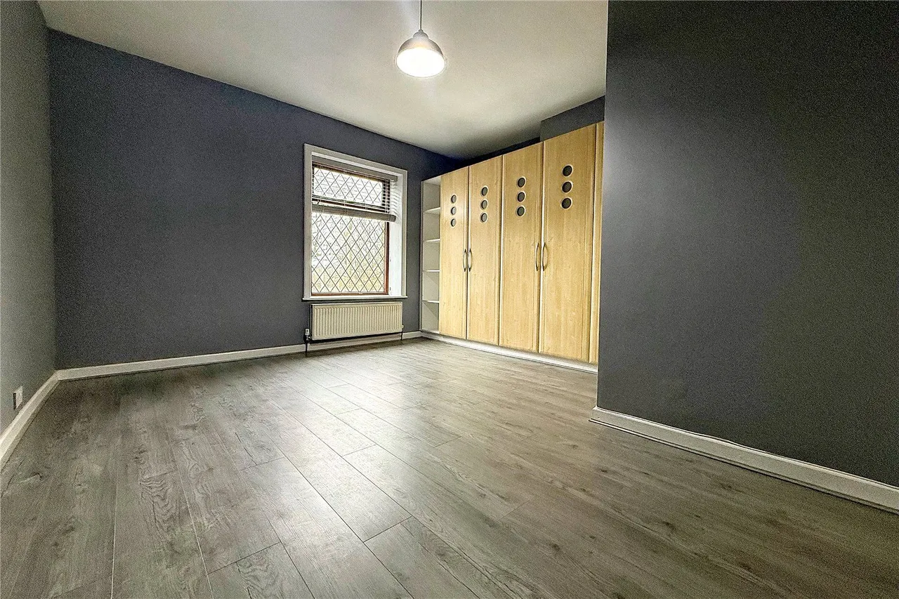 Oldham Road, Buersil, OL16, photo 6