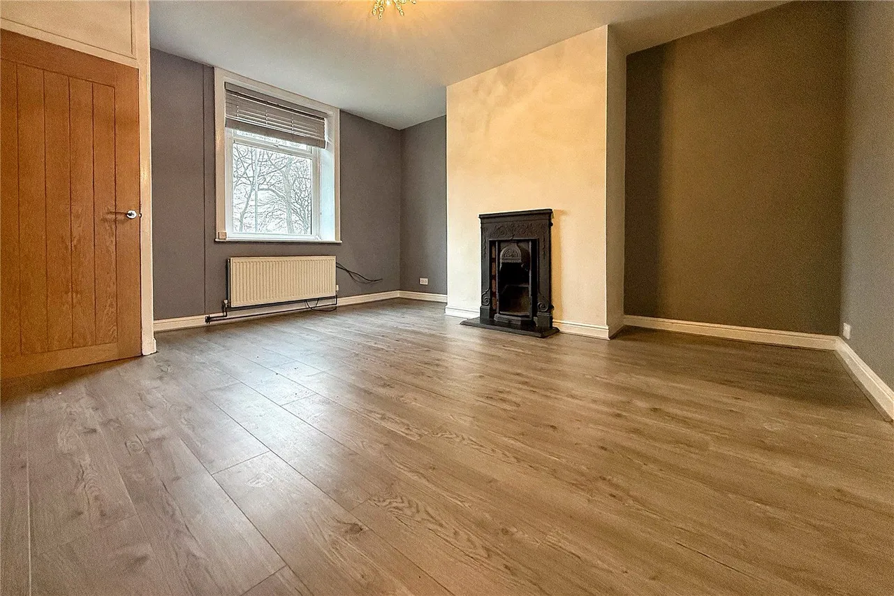 Oldham Road, Buersil, OL16, photo 2