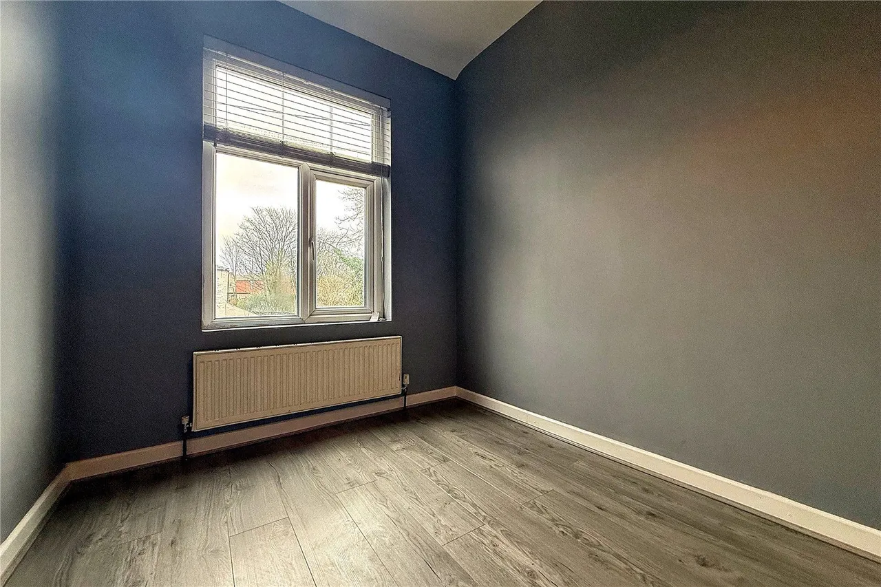 Oldham Road, Buersil, OL16, photo 10