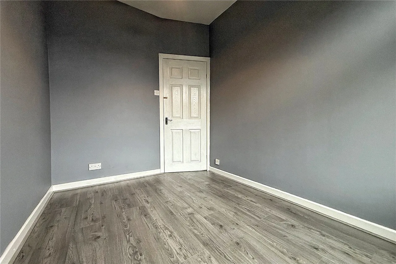 Oldham Road, Buersil, OL16, photo 11