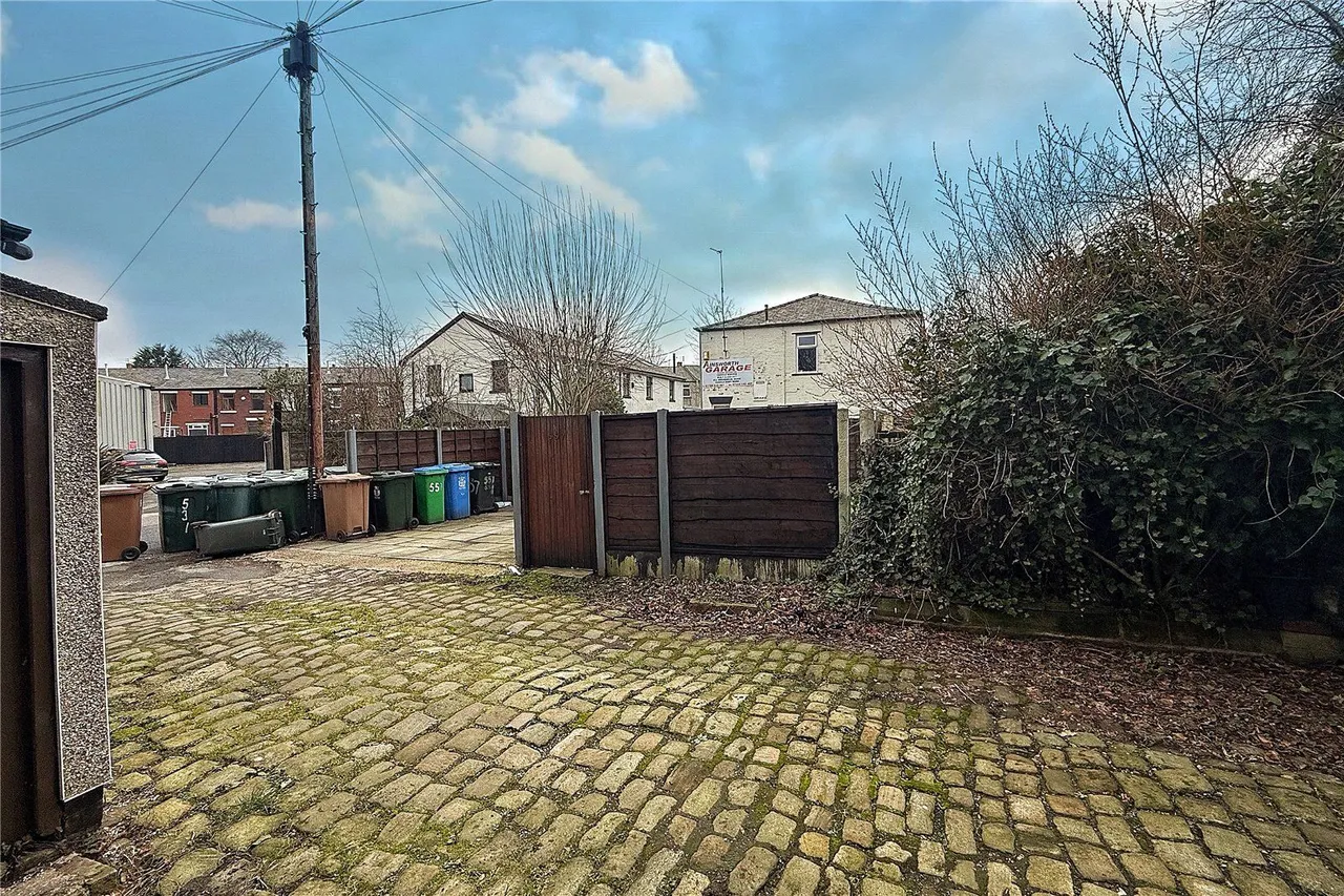 Oldham Road, Buersil, OL16, photo 16