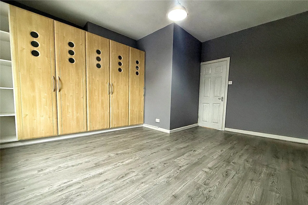 Oldham Road, Buersil, OL16, photo 5