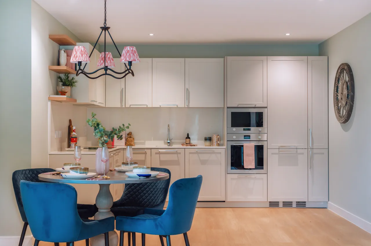 2 bed flat for sale — Meadow Chase, Henley-On-Thames, RG9