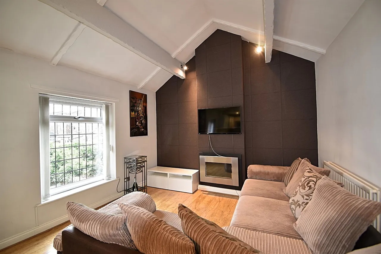 Tyler Mews, Alderley Edge, photo 4