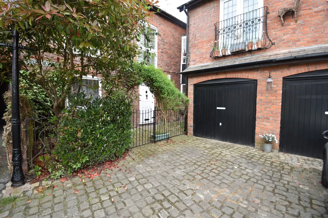 Tyler Mews, Alderley Edge, photo 10