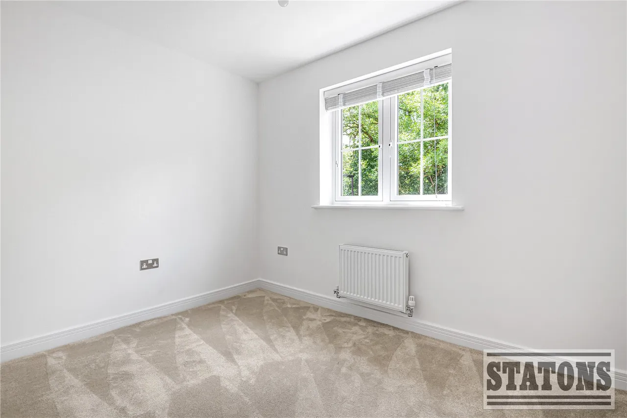 King George's Vale, Coronation Avenue, Cuffley, Potters Bar, EN6 4FH, photo 20