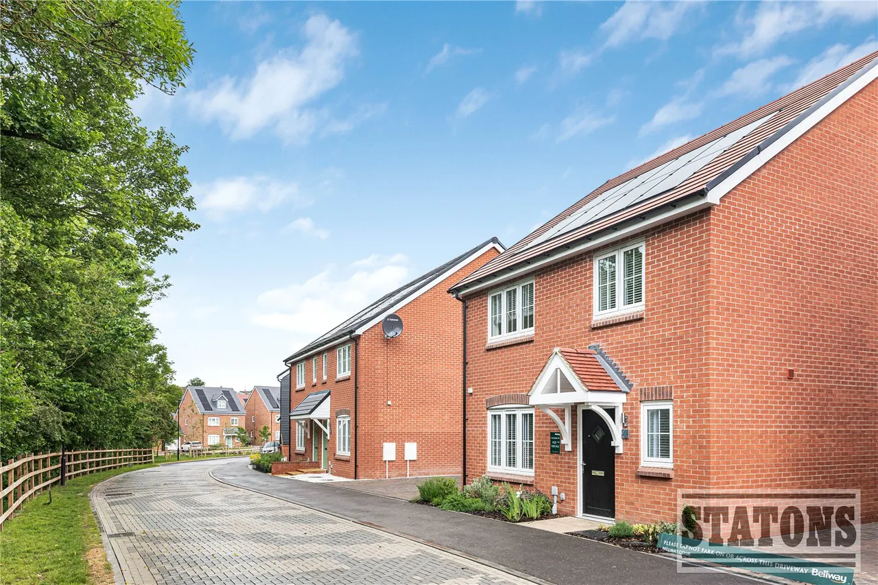 King George's Vale, Coronation Avenue, Cuffley, Potters Bar, EN6 4FH, photo 26