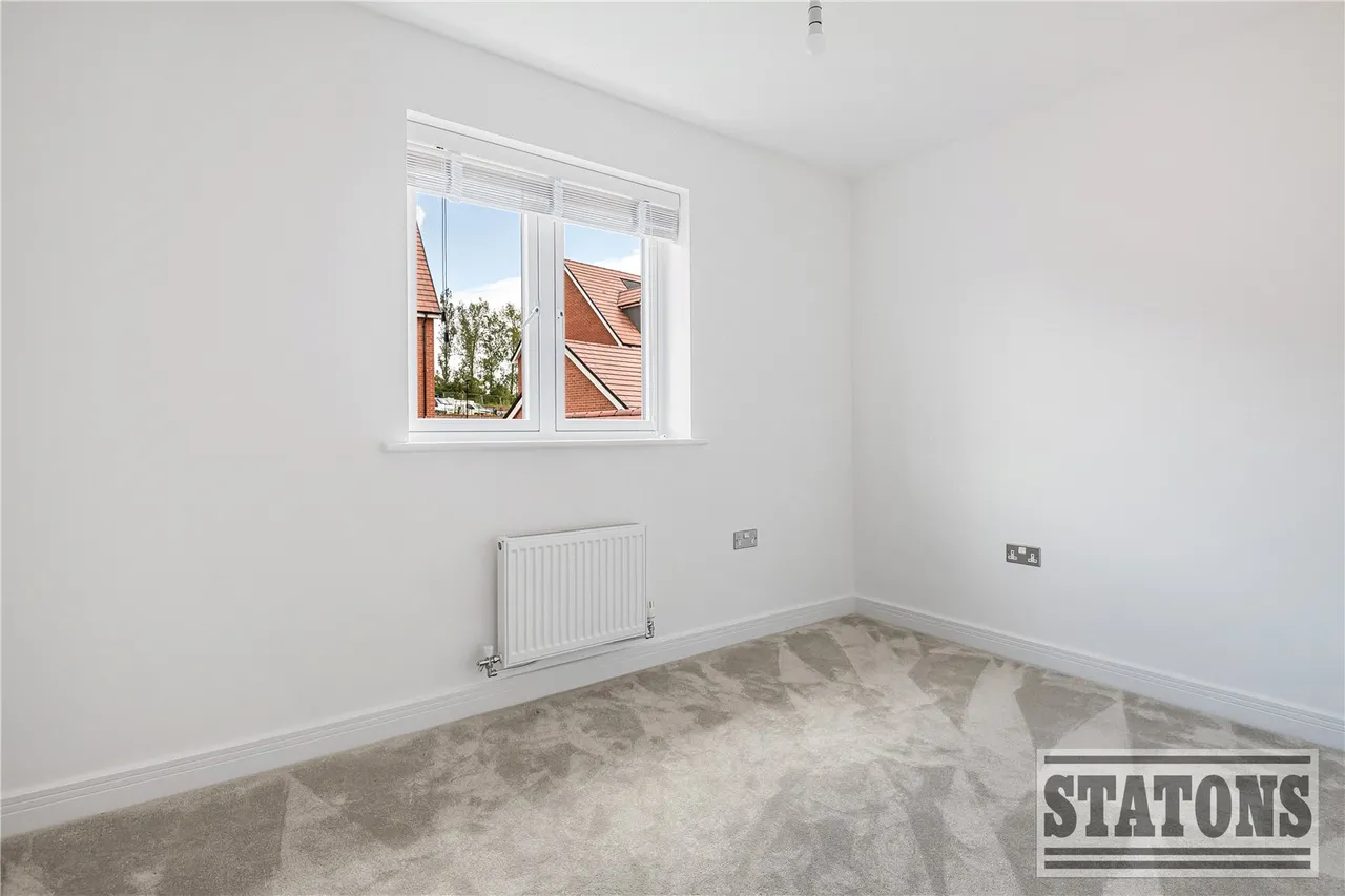 King George's Vale, Coronation Avenue, Cuffley, Potters Bar, EN6 4FH, photo 21
