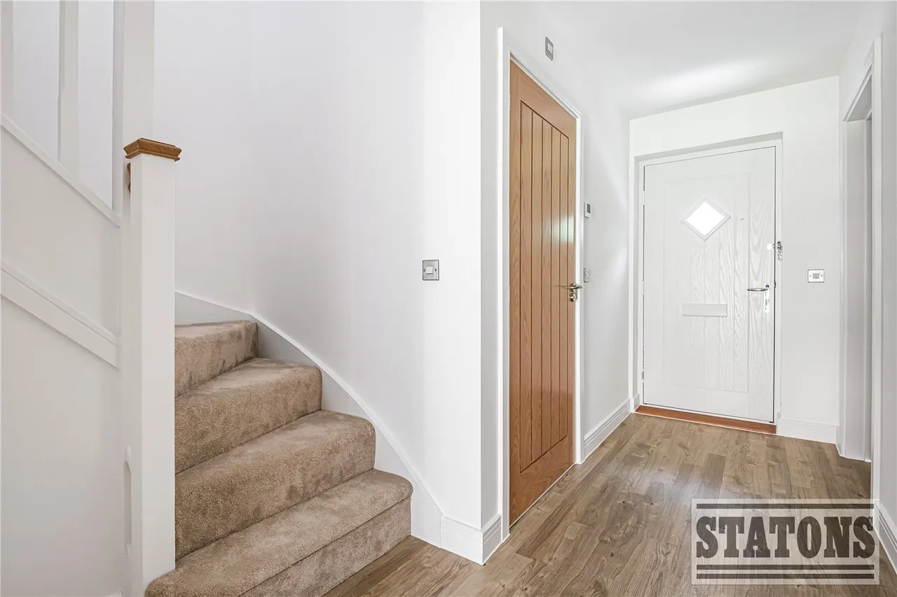 King George's Vale, Coronation Avenue, Cuffley, Potters Bar, EN6 4FH, photo 12