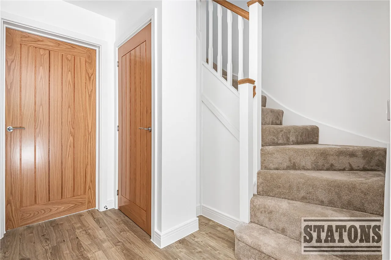 King George's Vale, Coronation Avenue, Cuffley, Potters Bar, EN6 4FH, photo 11