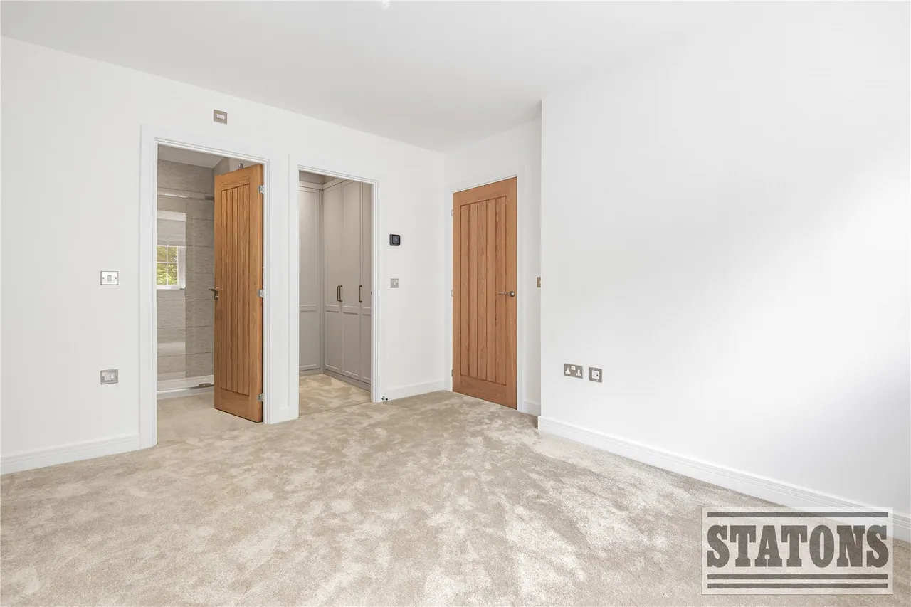 King George's Vale, Coronation Avenue, Cuffley, Potters Bar, EN6 4FH, photo 18