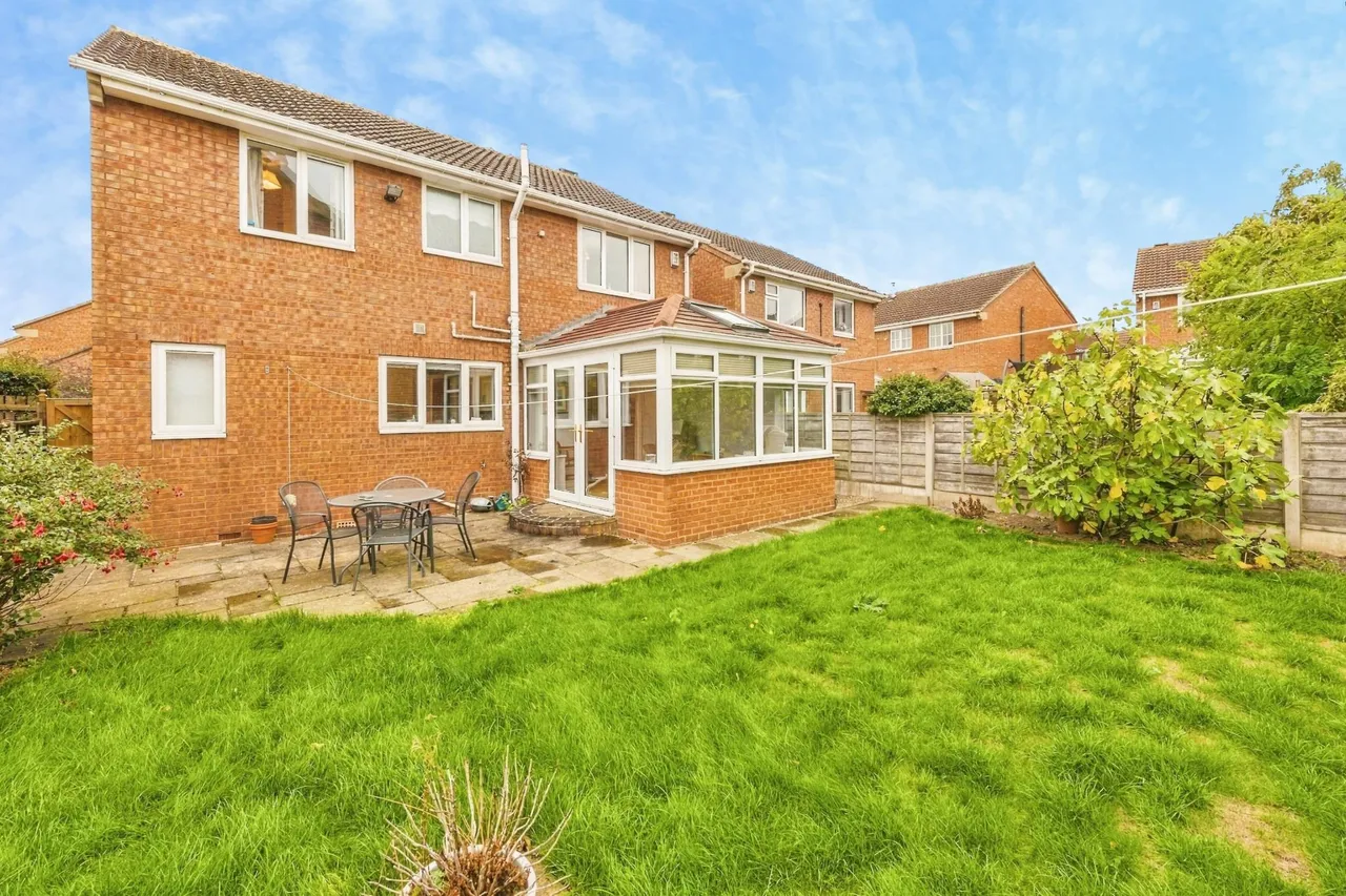 Sowood Court, Ossett, WF5, photo 22