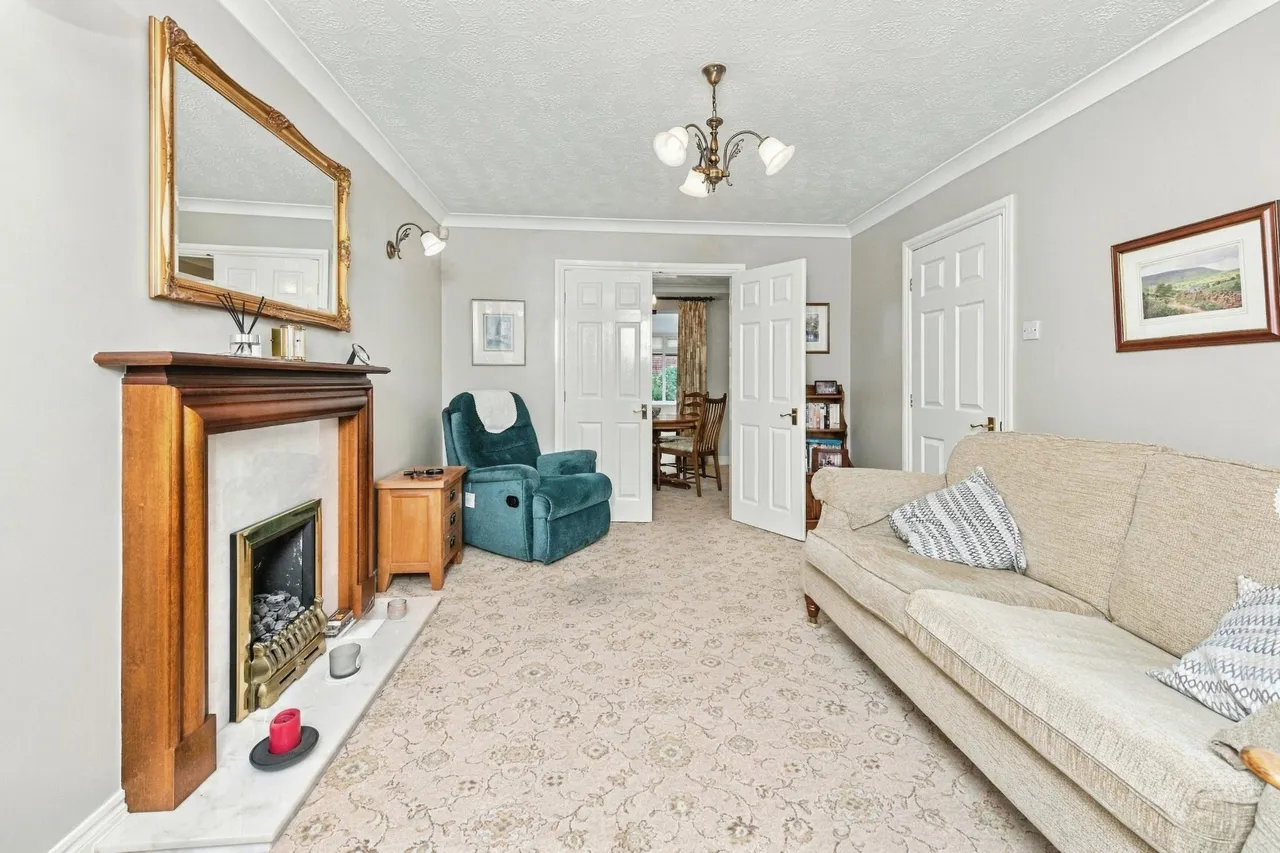 Sowood Court, Ossett, WF5, photo 7