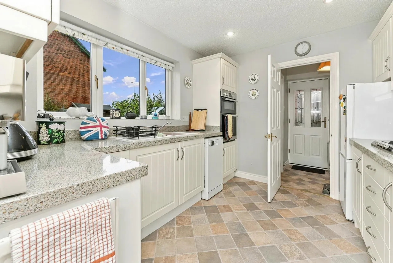 Sowood Court, Ossett, WF5, photo 3