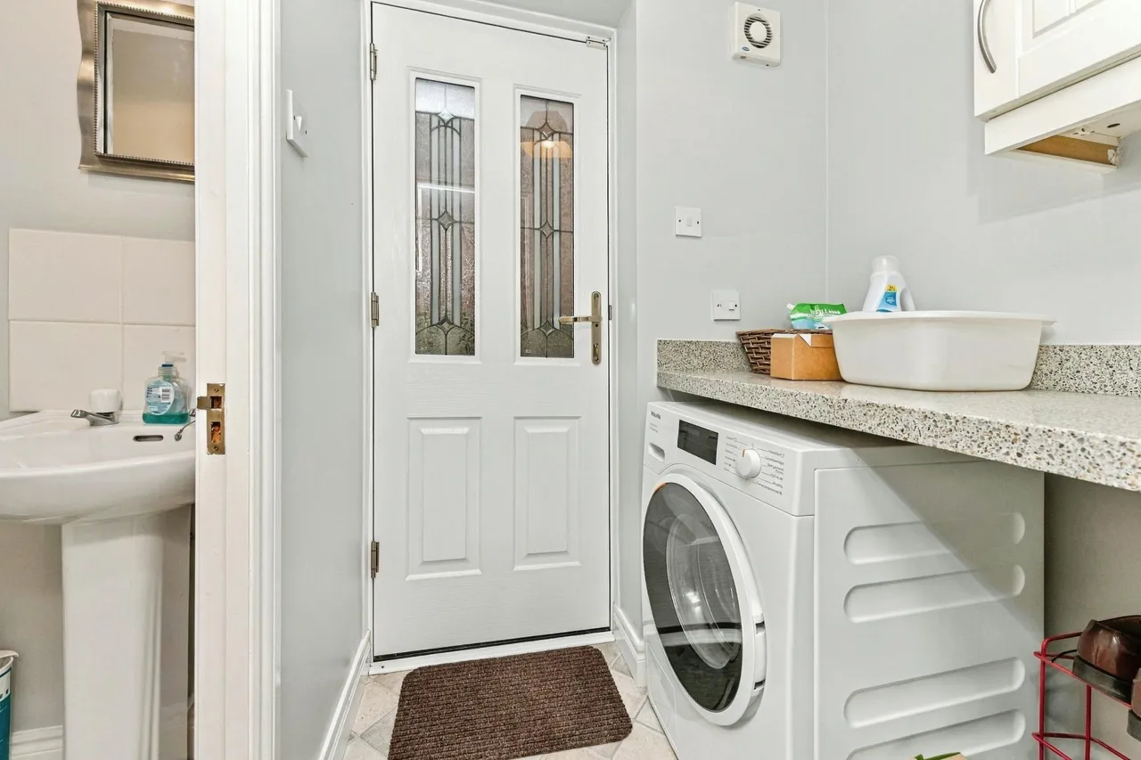 Sowood Court, Ossett, WF5, photo 9