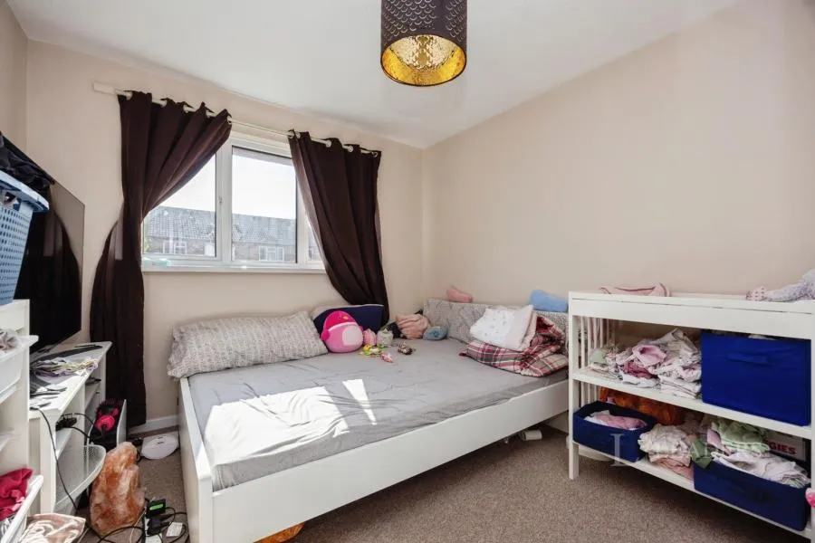 Harms Grove, Guildford, GU4, photo 10