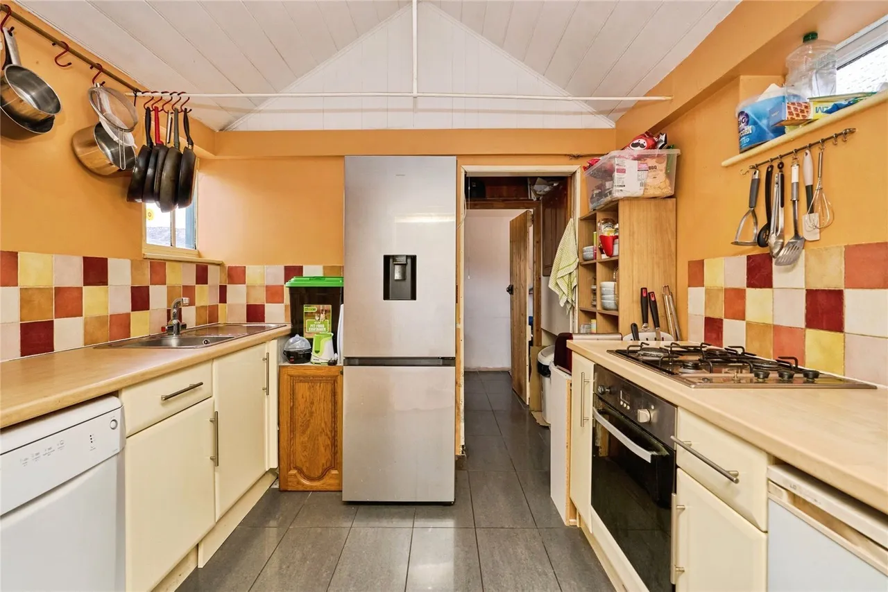 Bedford Row, Newport, PO30, photo 8