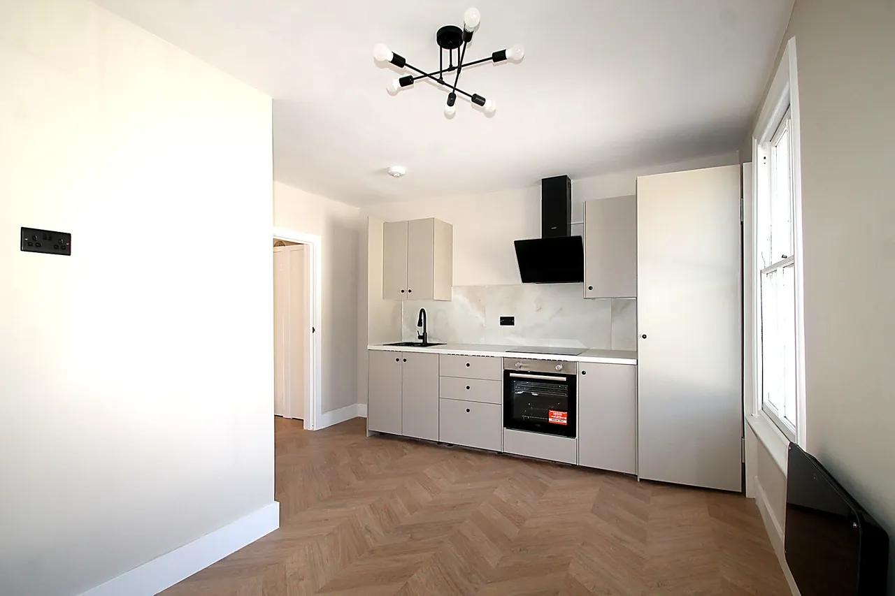 Cressingham Road, SE13, photo 2
