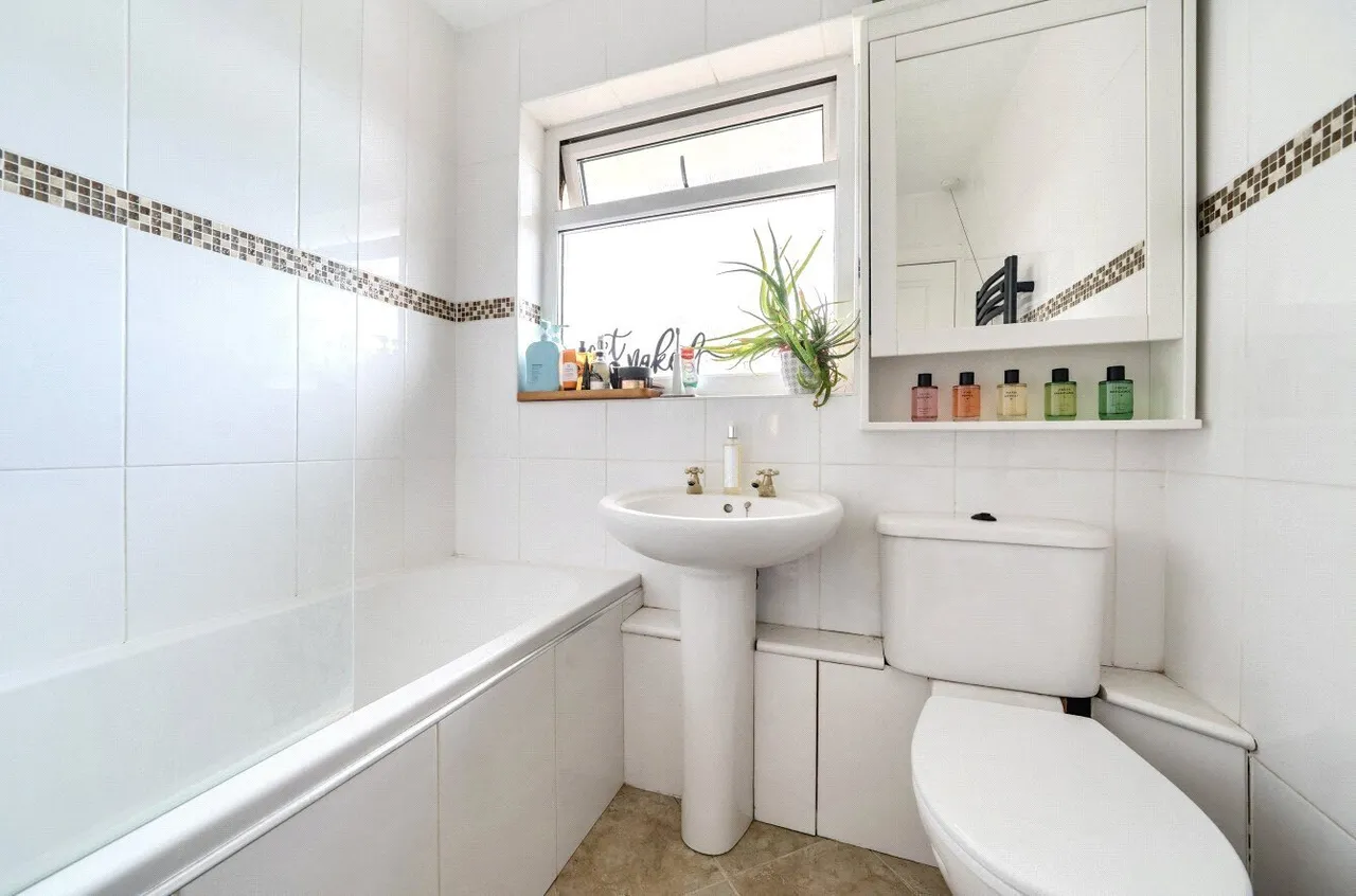 Mawney Close, Romford, RM7, photo 11