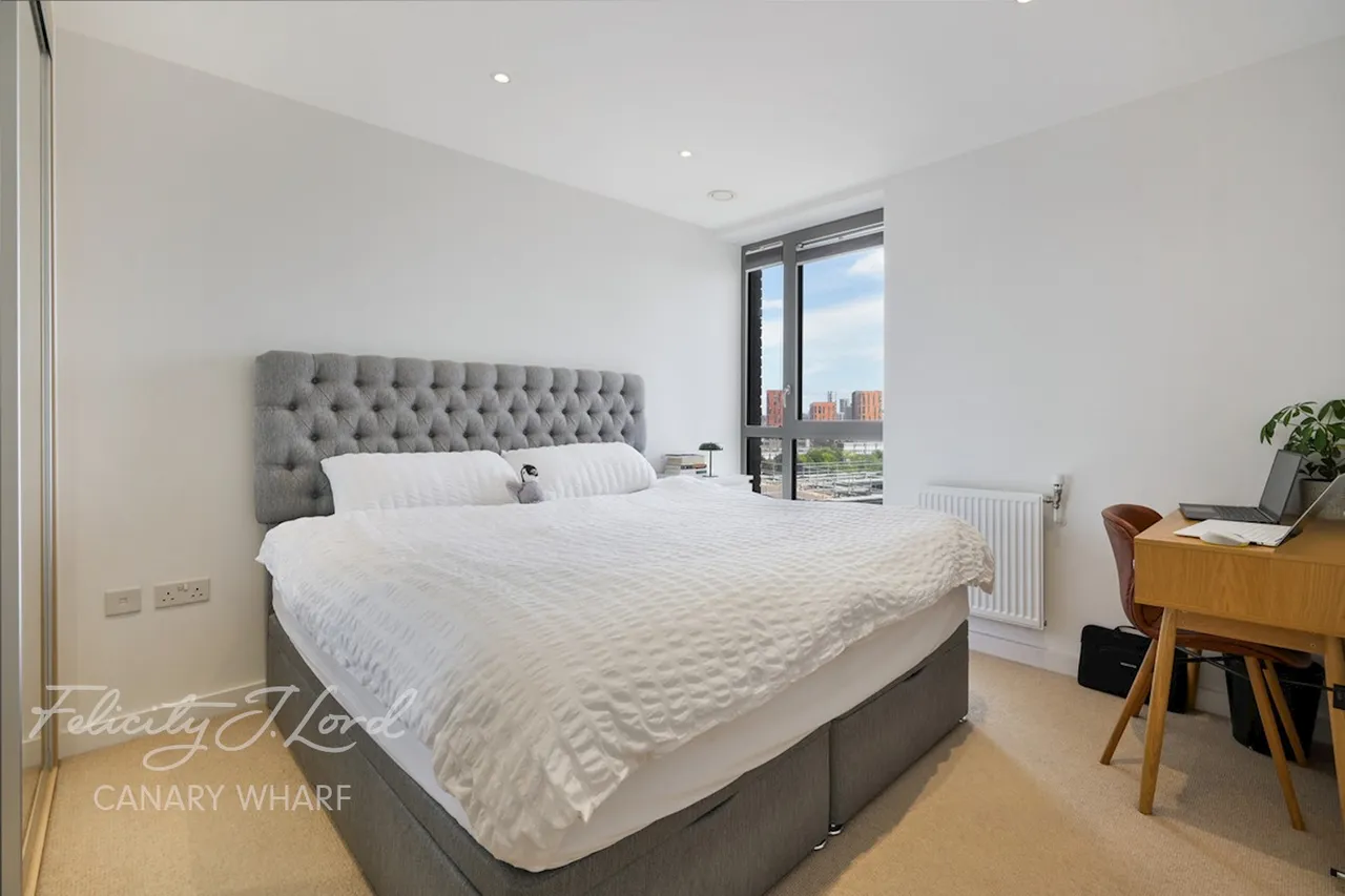 East Ferry Road, London, E14, photo 6