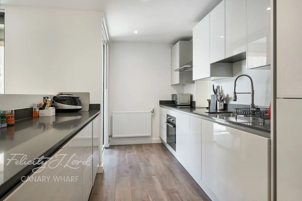 East Ferry Road, London, E14, photo 4