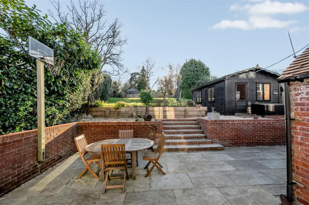 Peppard Road, Sonning Common, photo 2
