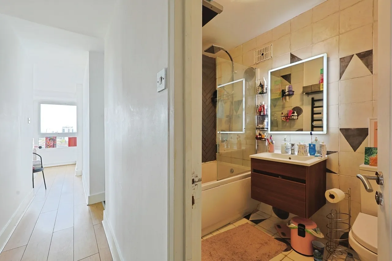 Shuttleworth Road, London, SW11, photo 10