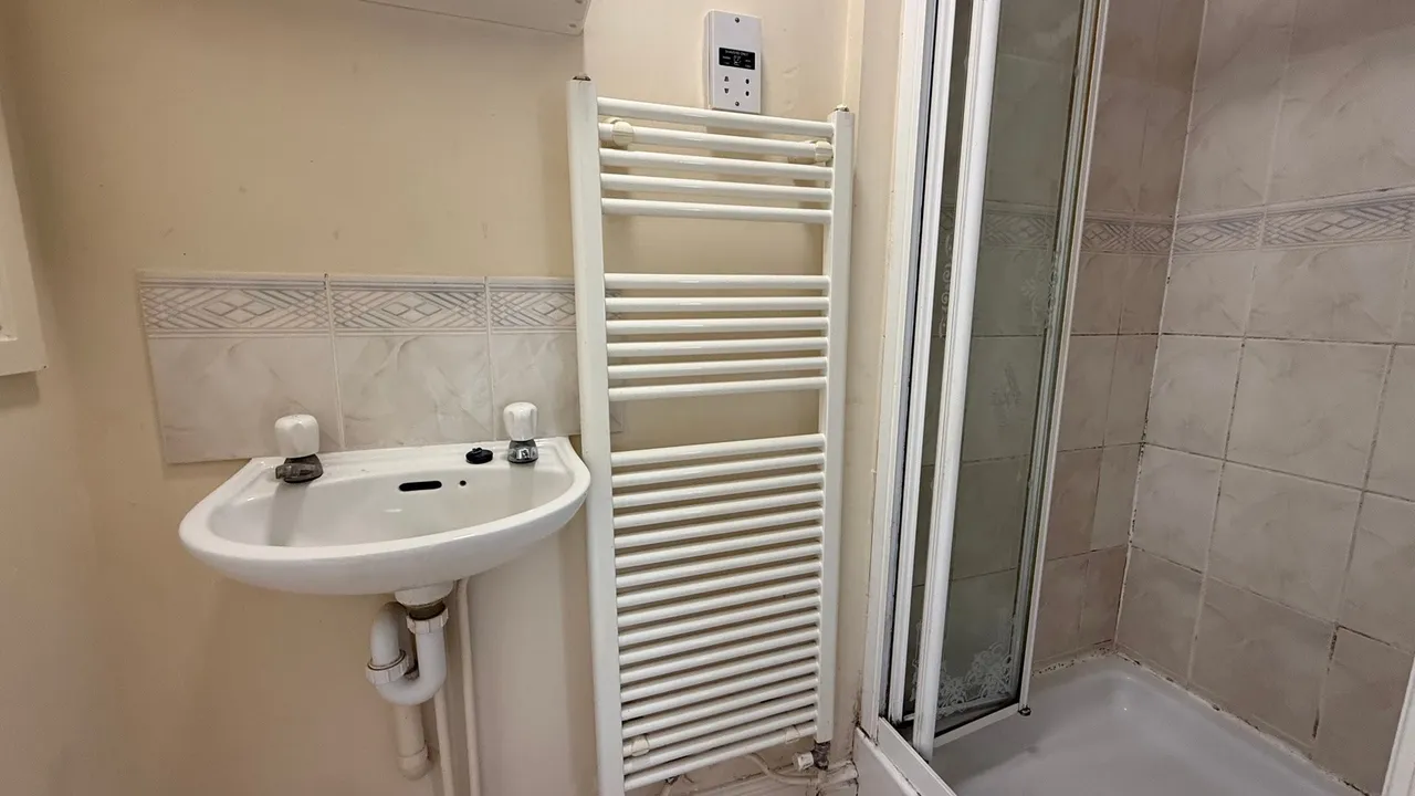 Wakes Close, Bourne, PE10, photo 10