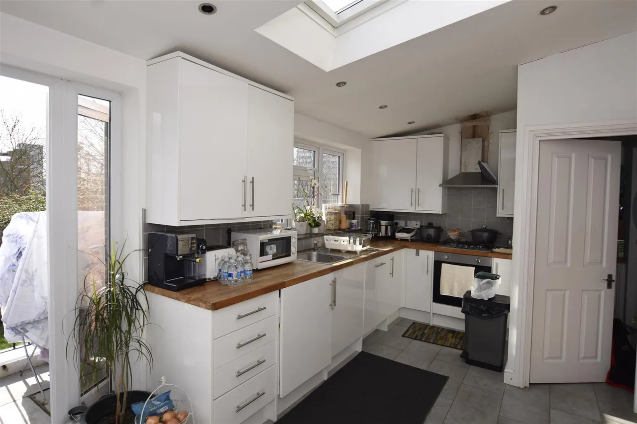 Mostyn Avenue, Wembley, HA9, photo 6