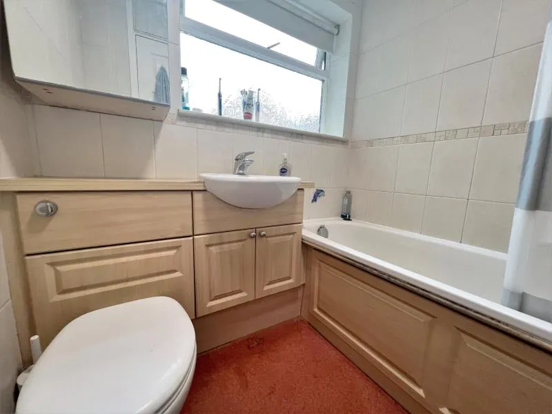 Conway Drive, Ashford, TW15, photo 6
