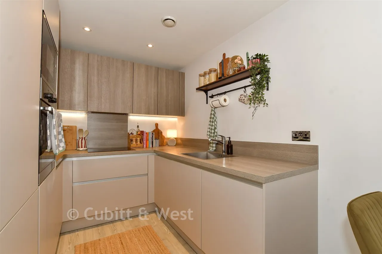 The Boulevard, Horsham, RH12, photo 2