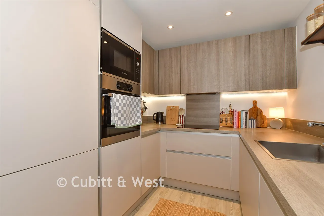 The Boulevard, Horsham, RH12, photo 3