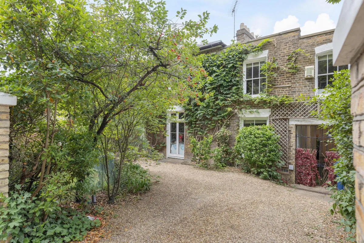 4 bed house for sale, Mount Avenue, London, W5