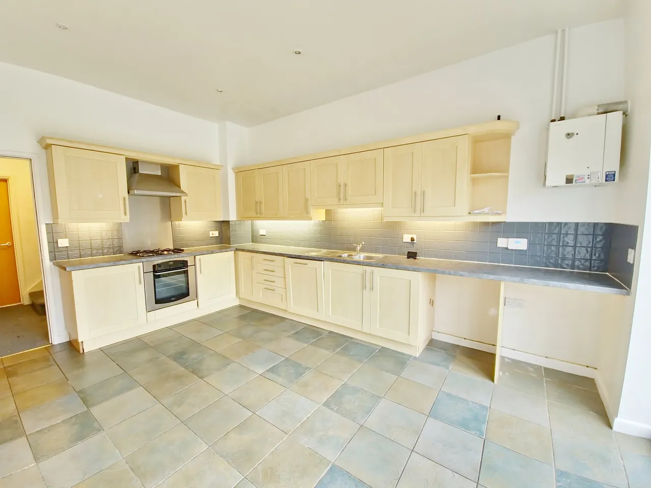 Balfour Street, Kettering, NN16, photo 2