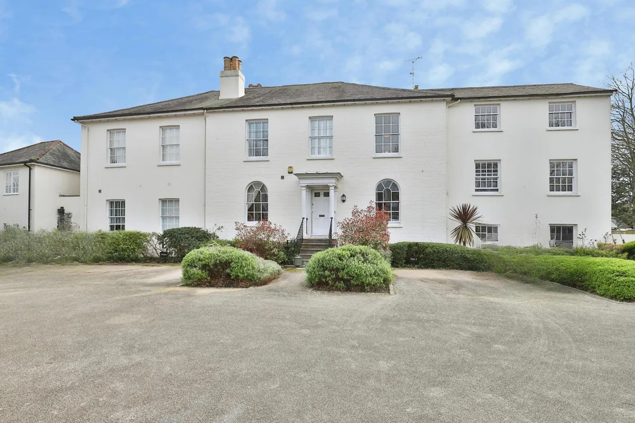 2 bed flat for sale, Purewell, Christchurch, BH23