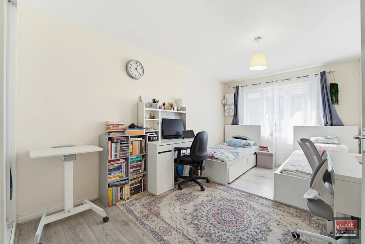 Alliance Close, Hounslow, photo 8